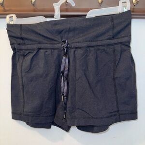 Lululemon Ladies High waist Shorts Size 4